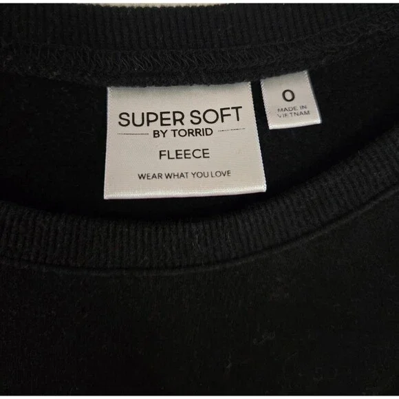 Super Soft Torrid SIze 0 Fleece Black Sweatshirt Sleeve Star Graphics - Picture 3 of 5
